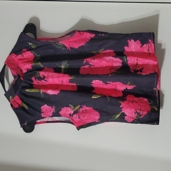 chicme Tops - 🐻   ChicMe sleeveless blouse size M